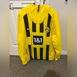 Borussia Dortmund puffy jacket